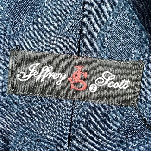 Textured pattern navy blue tie NEW - Picture 4 of 6